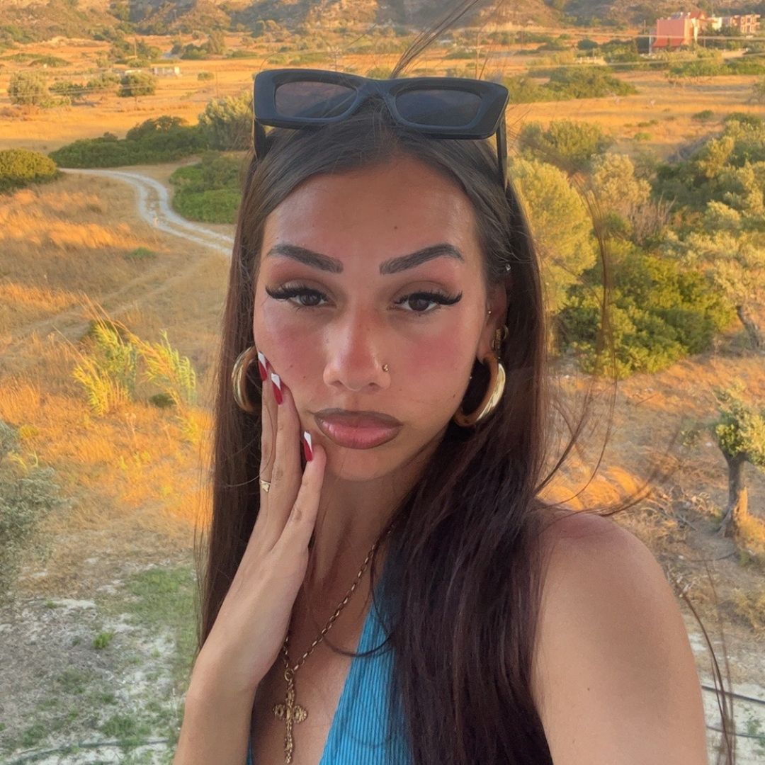 Xx Tegan Jones